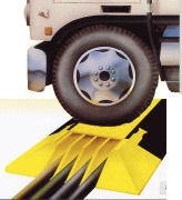 イエロージャケット・ケーブルプロテクター